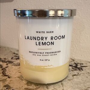 White Barn Lemon Candle - White and Cream